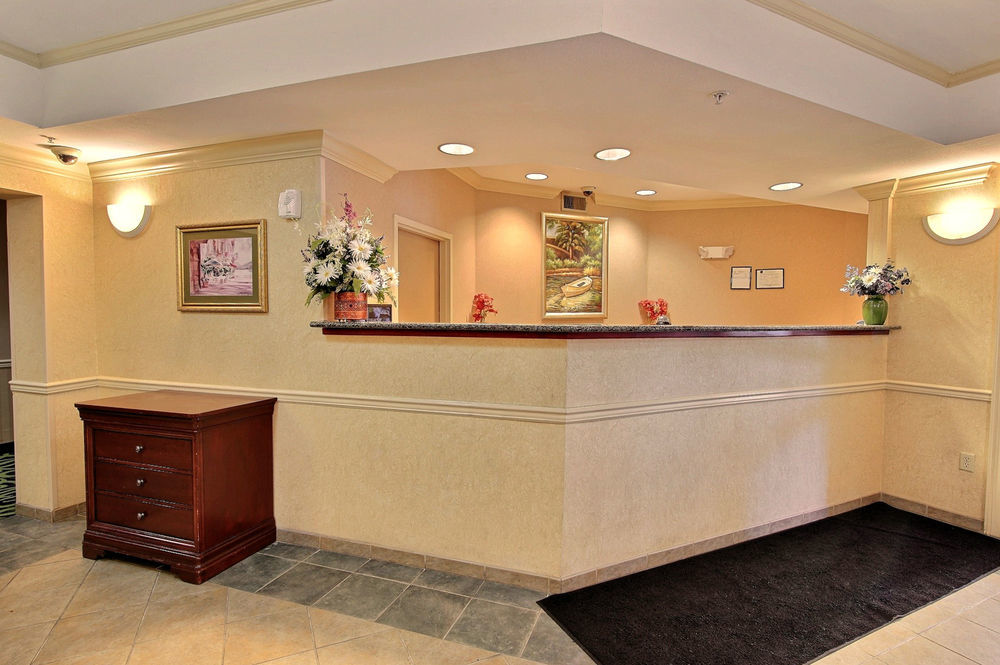 Crestwood Suites Of Newport News Esterno foto