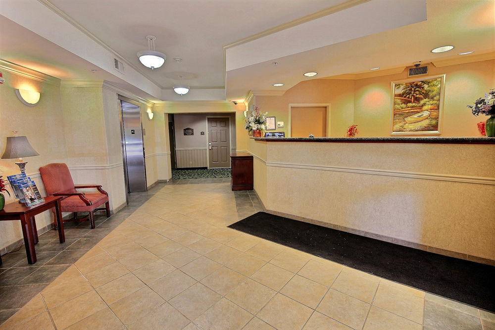 Crestwood Suites Of Newport News Esterno foto