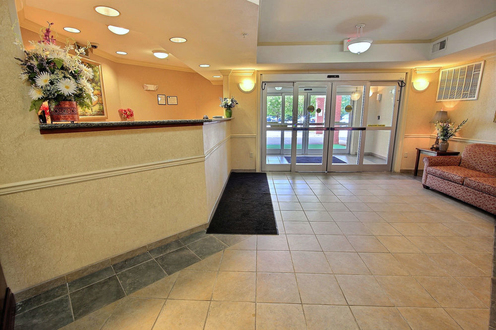 Crestwood Suites Of Newport News Esterno foto