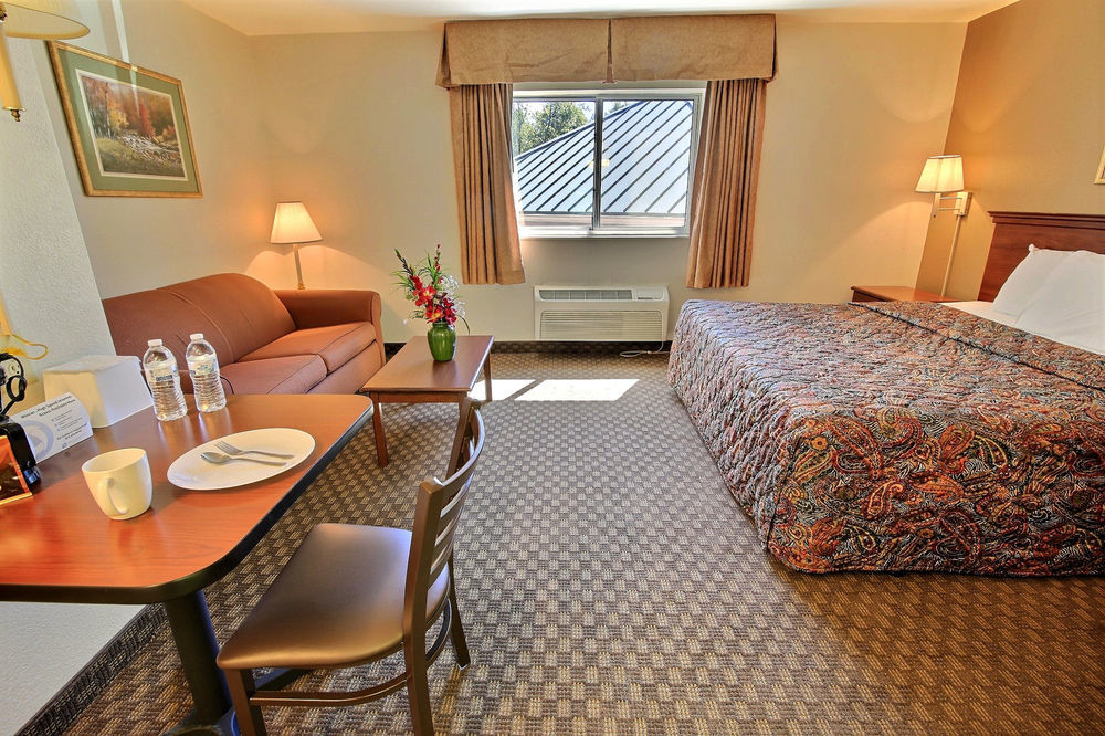 Crestwood Suites Of Newport News Esterno foto